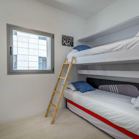 Beautiful Sunny 3 Bedrooms In Font Of The Beach Tel Aviv Eksteriør bilde